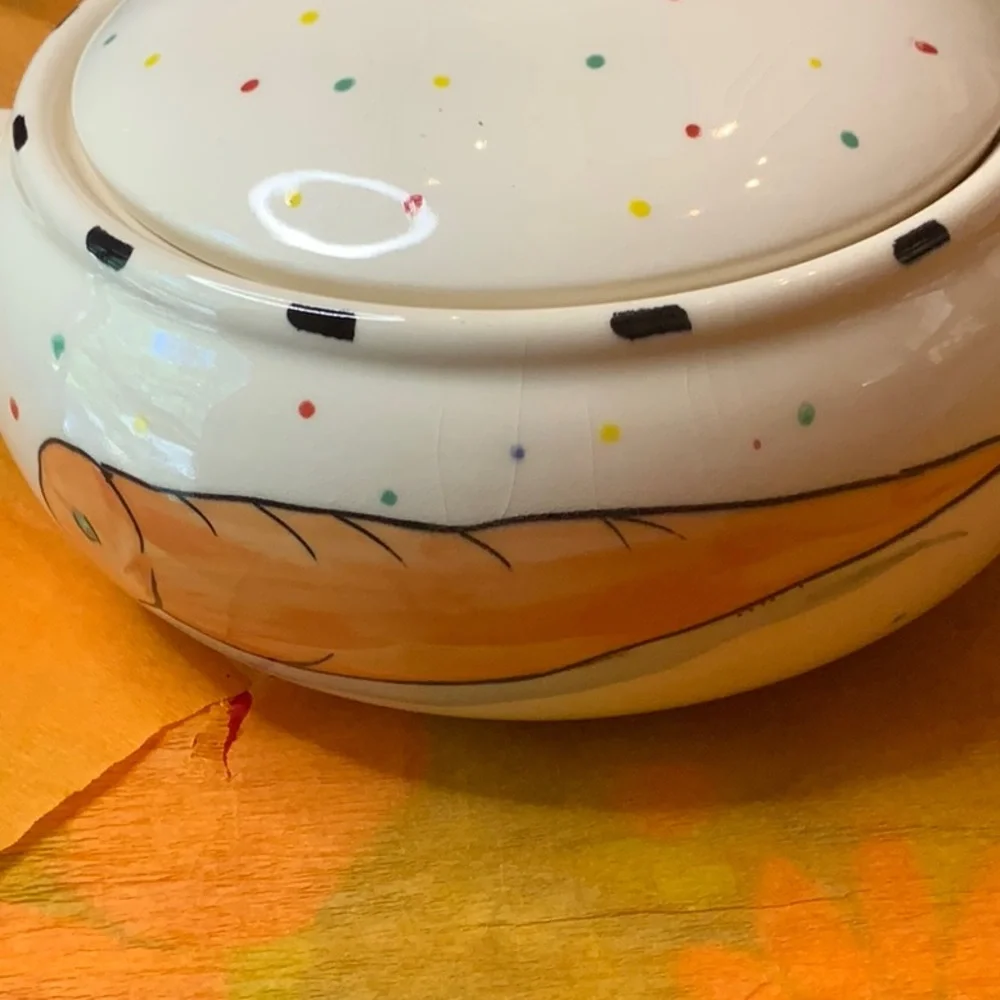 Soup tureen